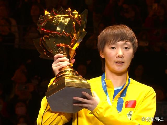 中国运动员勇夺殊荣登领奖台