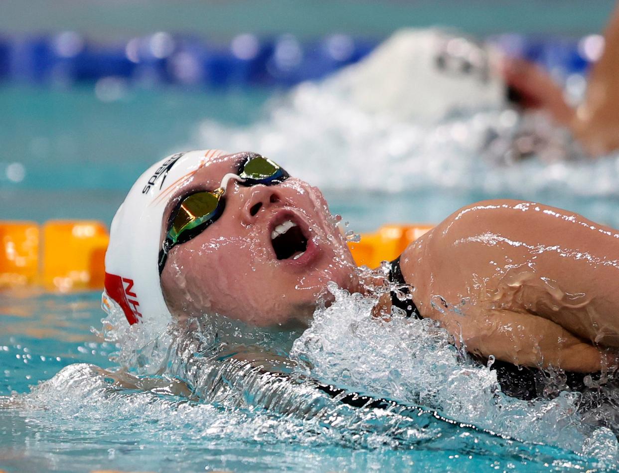 -游泳健将“一跨入”奔向冠军，刷新世界记录的简单介绍