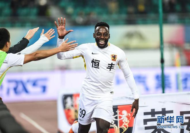 包含大连一方主场战平贵州恒丰，积分榜稳定的词条