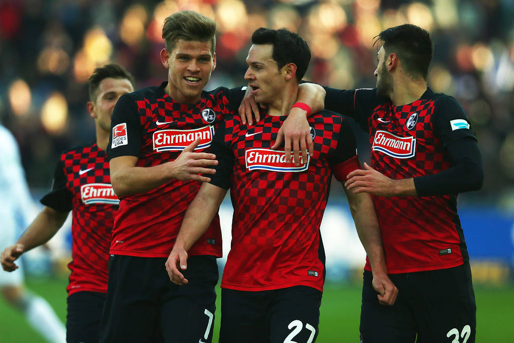 乐鱼体育APP下载-弗赖堡在客场表现低迷，遭遇失利