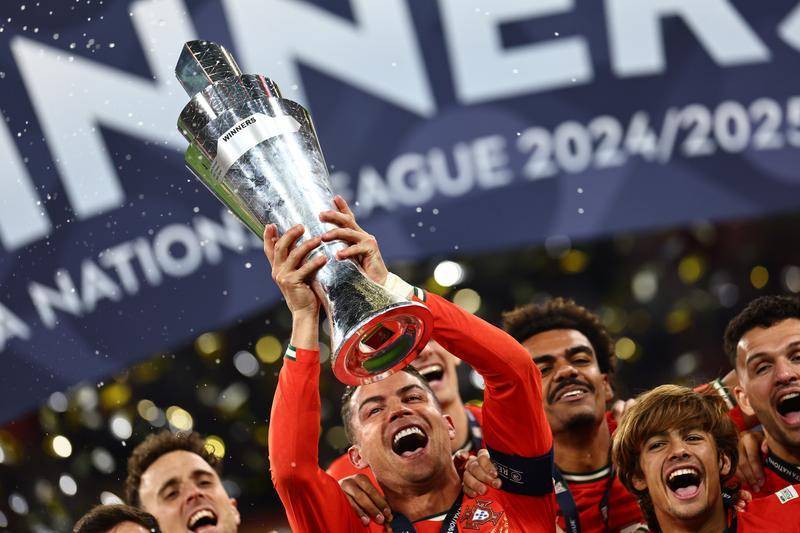 葡萄牙队逆袭成功，赢得关键胜利晋级欧预赛