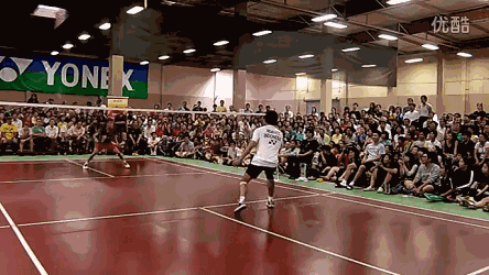 日本羽毛球队鏖战泰国羽毛球队，陶菲克完成帽子戏法