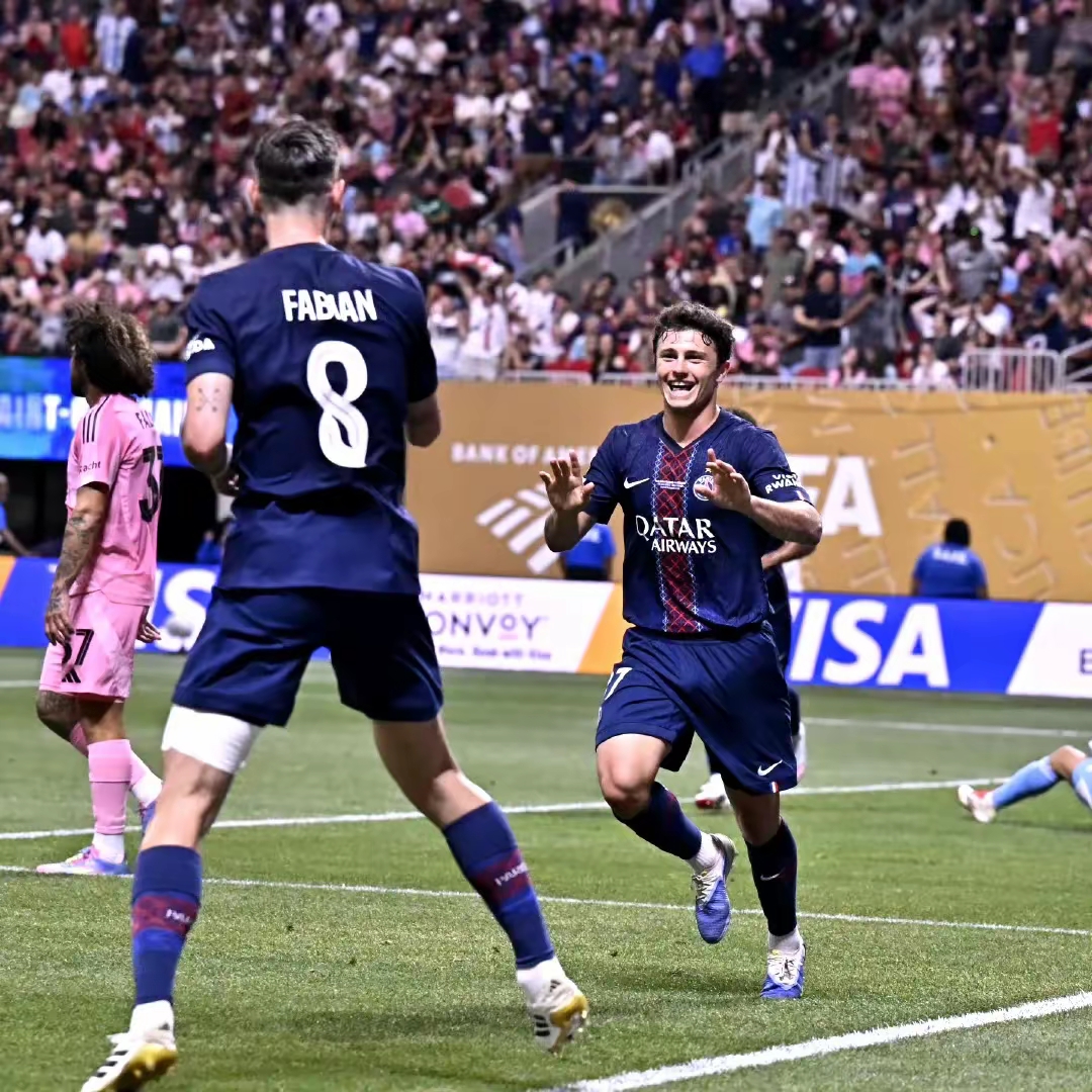 利物浦鏖战皇马，梅西点燃赛场